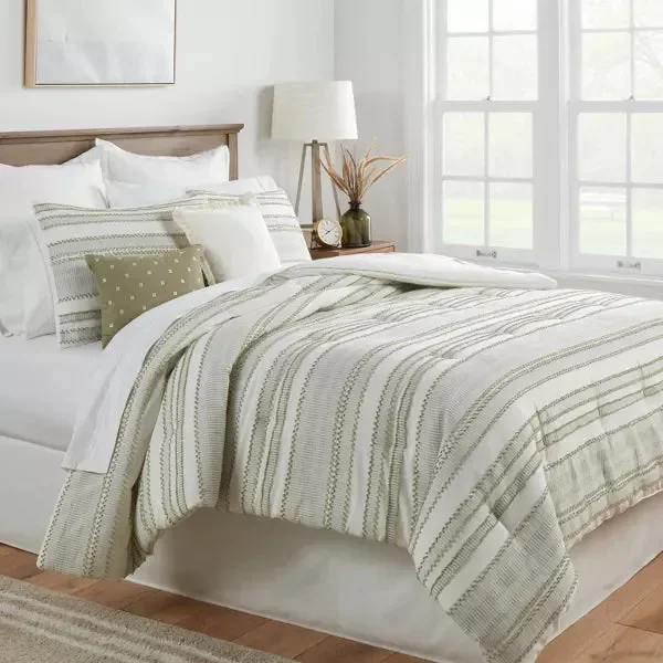 8pc Clipped Jacquard Stripe Comforter Bedding Set, King