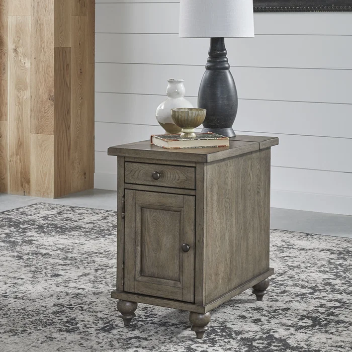Americana Farmhouse – Chair Side Table