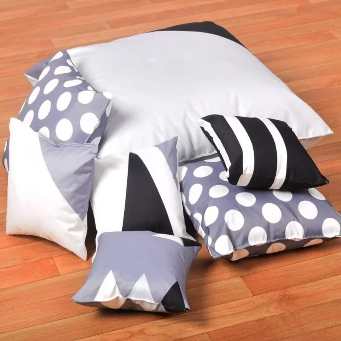 Outdoor/Indoor Wipe Clean Cushions – Black & White x 7