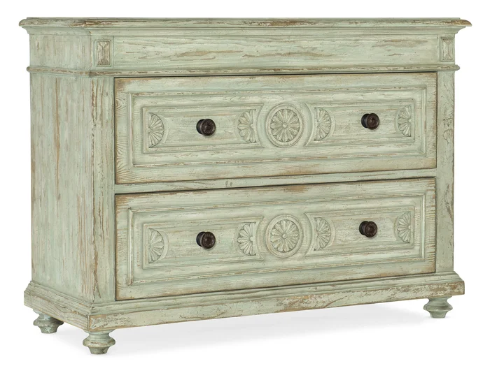 Traditions – 2-Drawer Accent Chest